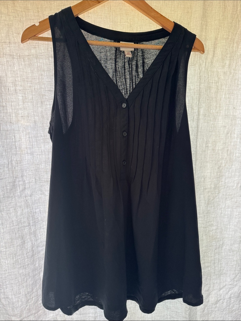 Merona Black Sleeveless V-Neck Pleated Front Camisole
